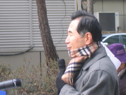 길거리로 나선 신학대 교수