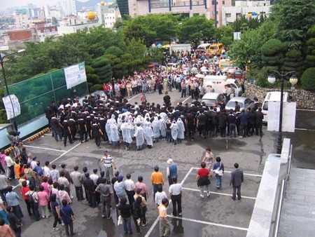 교회분쟁양태, 교회마다 달라