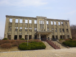 공산당사와 백마고지