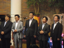 한얼산, 유학생출신 성악가들의 특송