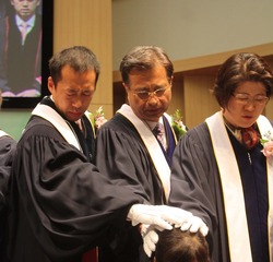 한독선연, 무자격자에게 안수주고 이단에게 목사 안수 받아
