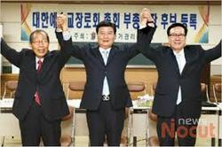 공병의목사, 20% 차로 앞서