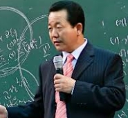 반기총 vs. 반교총