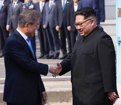 국가와 교계, 모두 손에 손잡고
