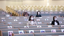 사랑의교회, 부활절예배 사진으로 온 성도 함께하는 모습 연출