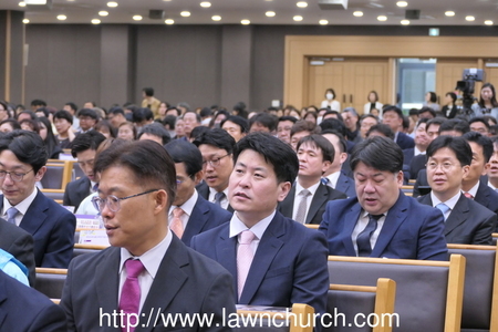 주다산교회, 설립 30주년 기념 임직 및 은퇴 감사예배…스파크셀 양육 받은 162명 임직